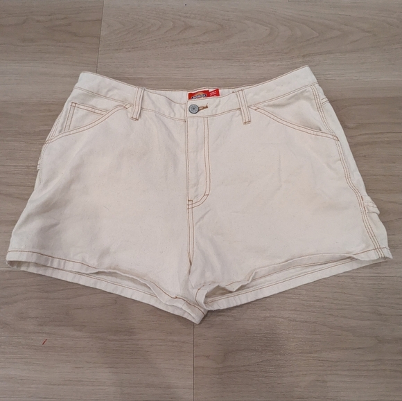 Dickies Pants - Dickies Cream Shorts -Size 13/31